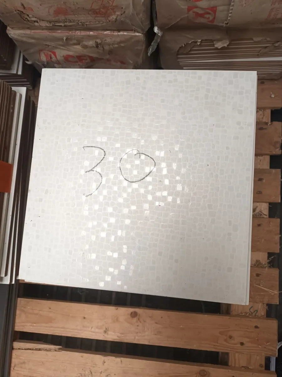 Kitchen/bathroom tiles - Image 4