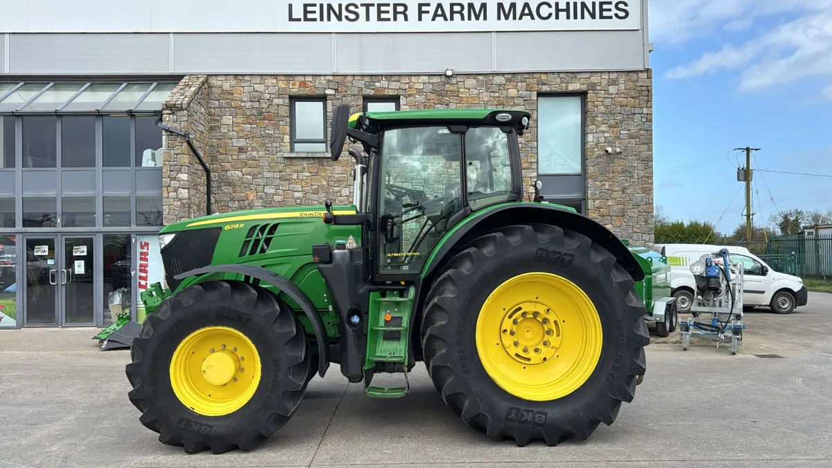 John Deere 6215r - Image 1