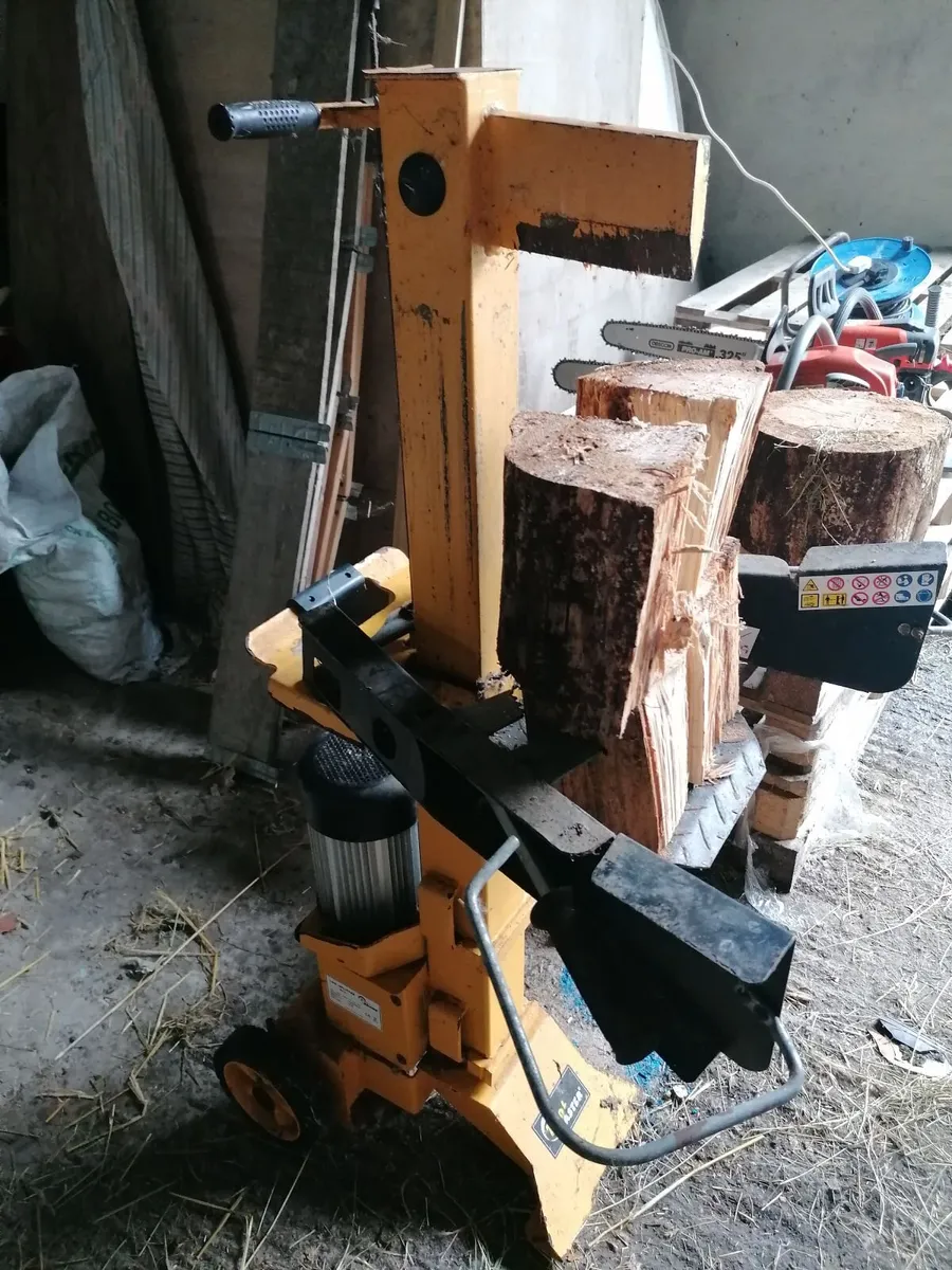 Log splitter - Image 1