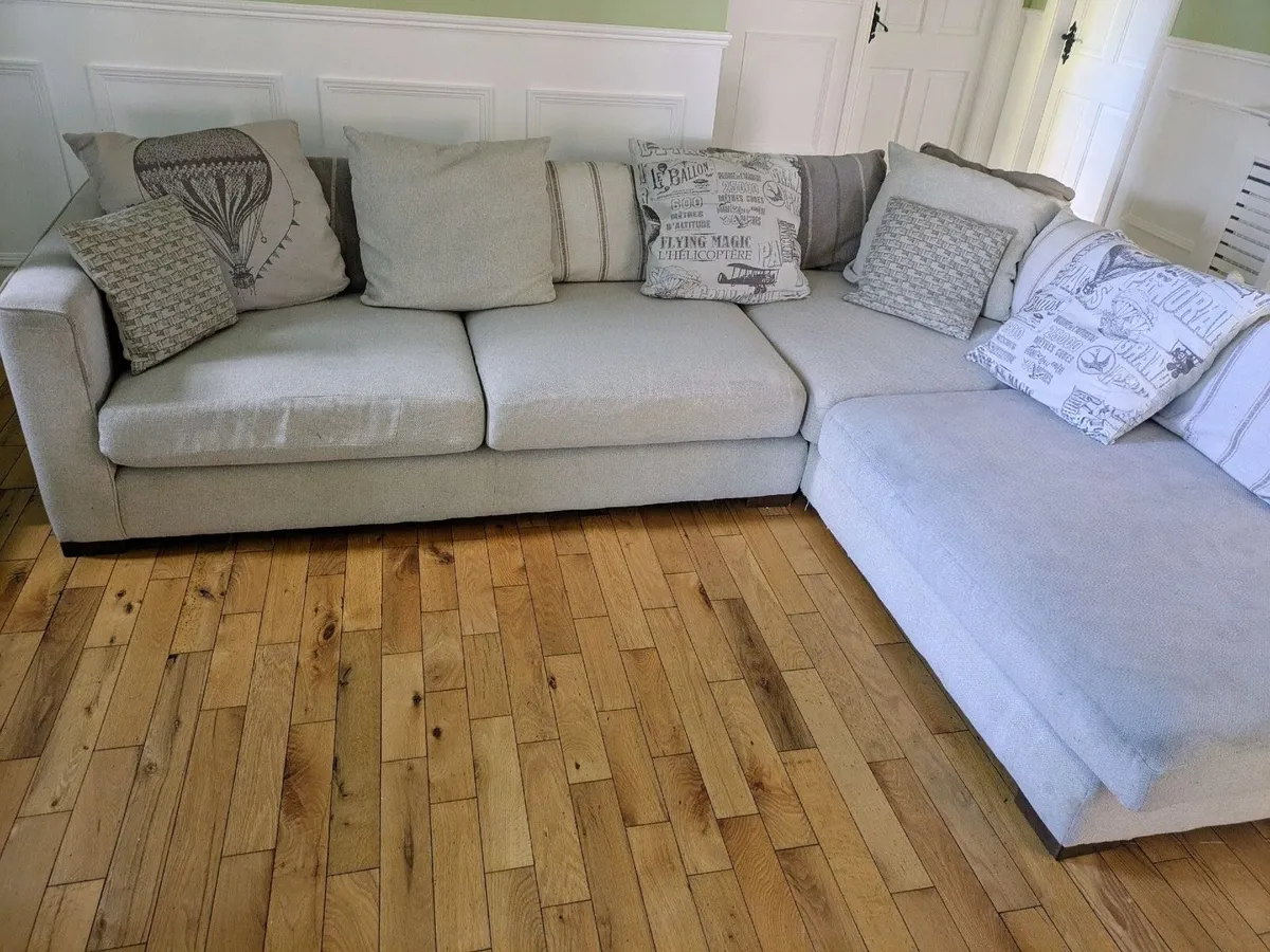 L shaped corner couch - Image 3