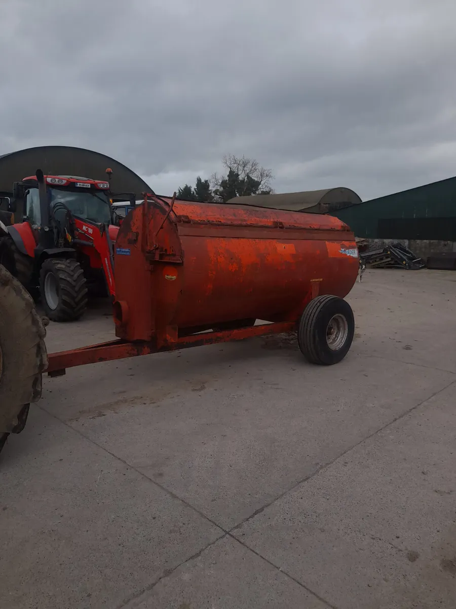 Abbey dung spreader - Image 1