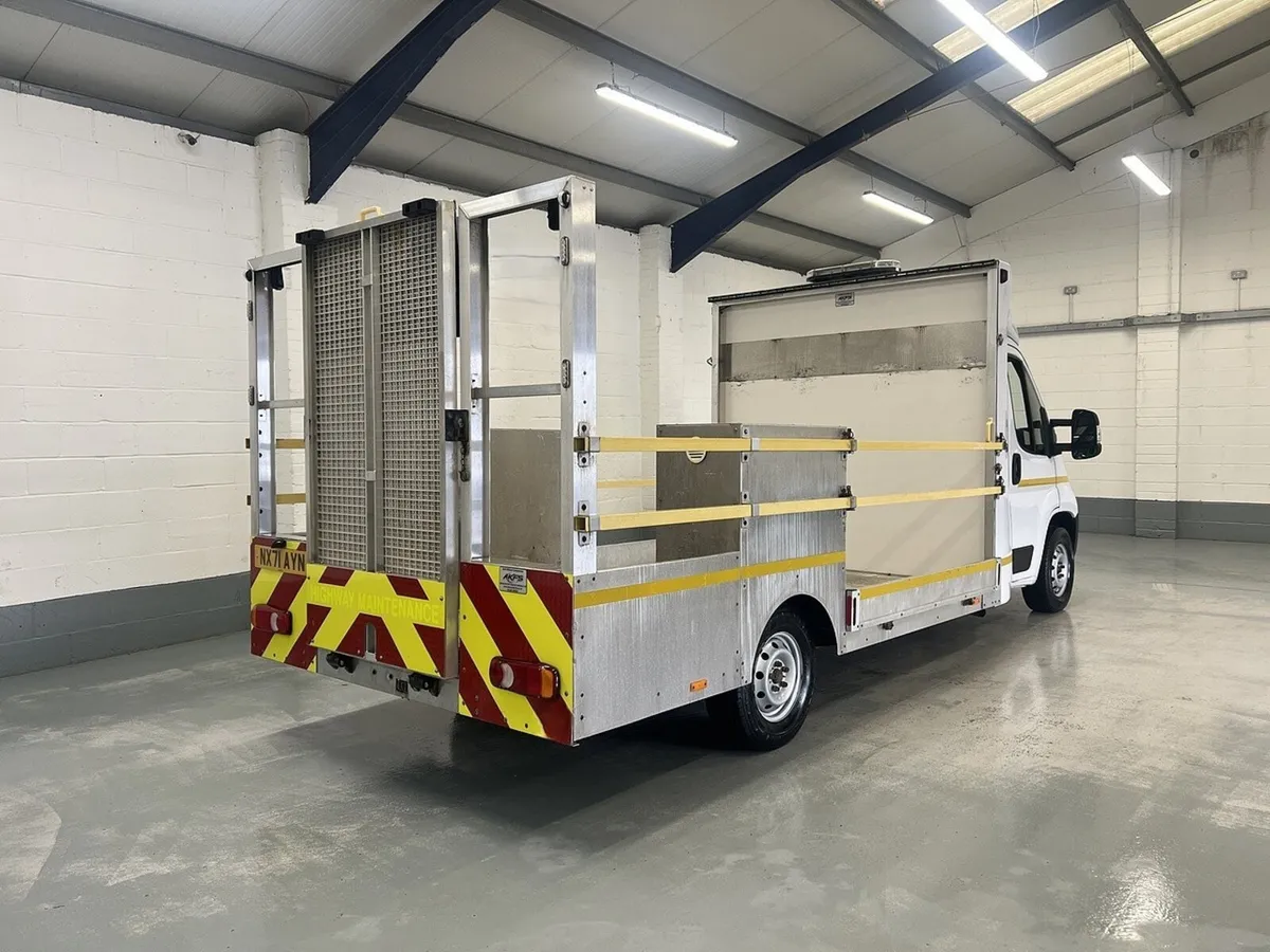 2021 Peugeot Boxer Dropside Van - Image 1