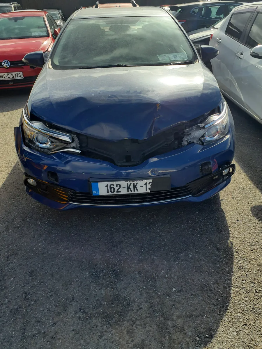 Toyota Auris Hybrid 2016 - Image 1