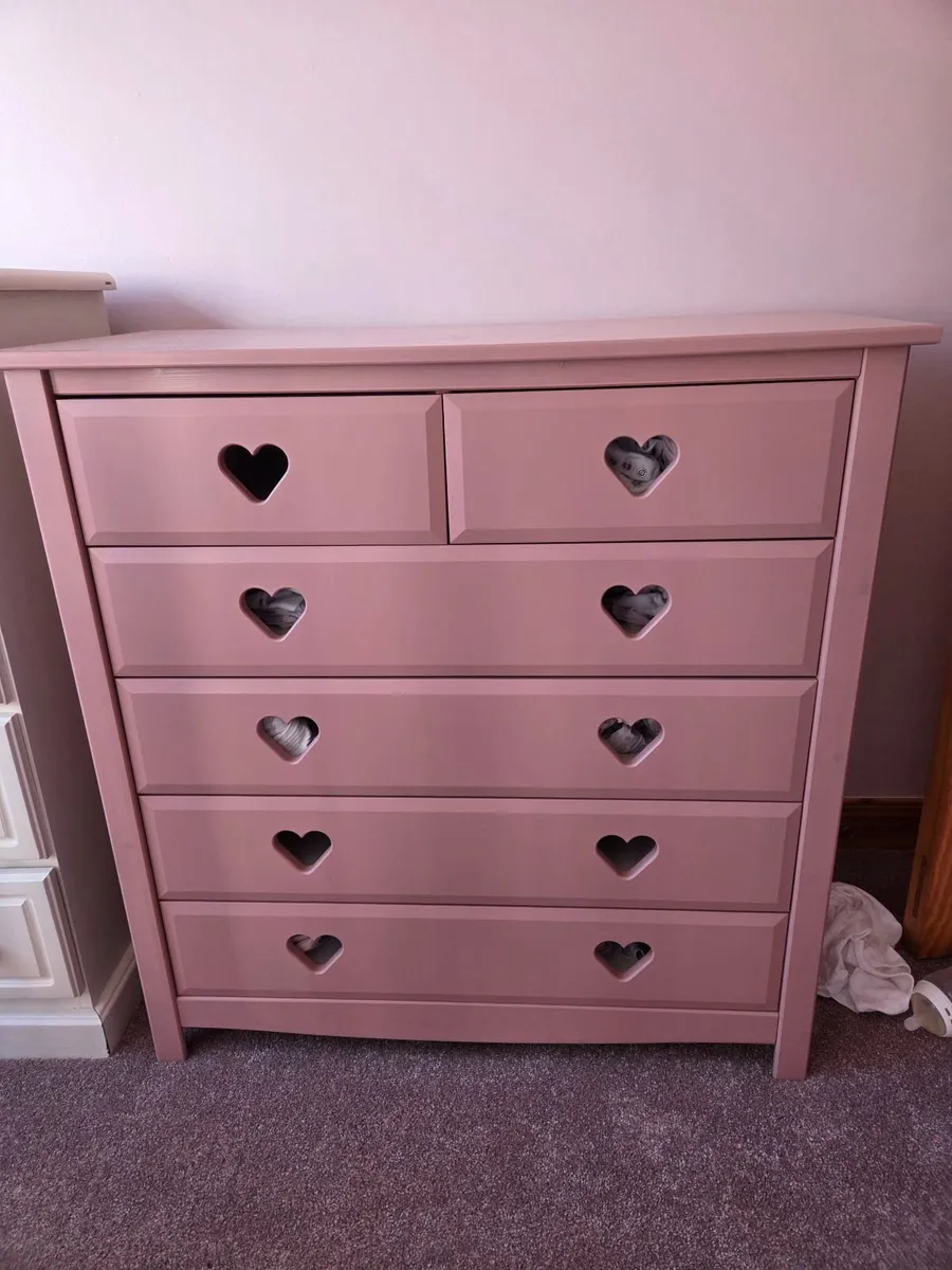 Girls bedroom furniture - Image 1