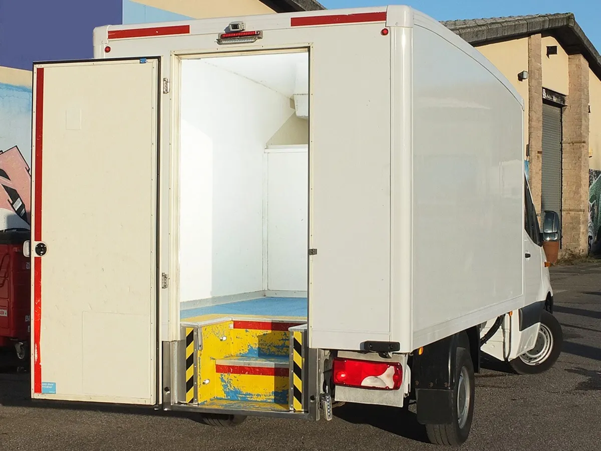 2019 Mercedes-Benz Sprinter Refrigerated Van - Image 3