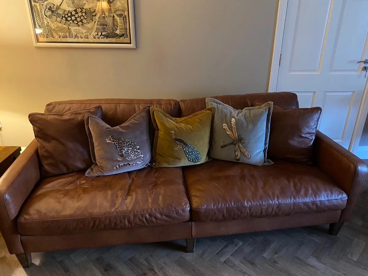 Beautiful Leather couch - Image 2