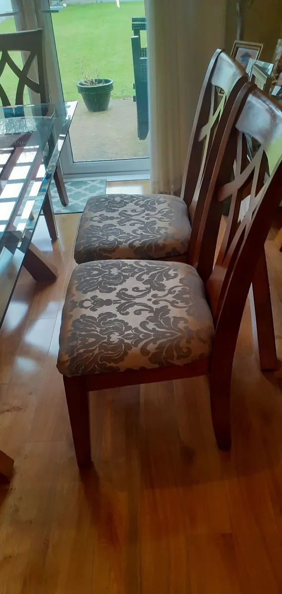 Table and 6 chairs - Image 3