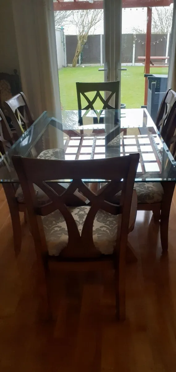 Table and 6 chairs - Image 4