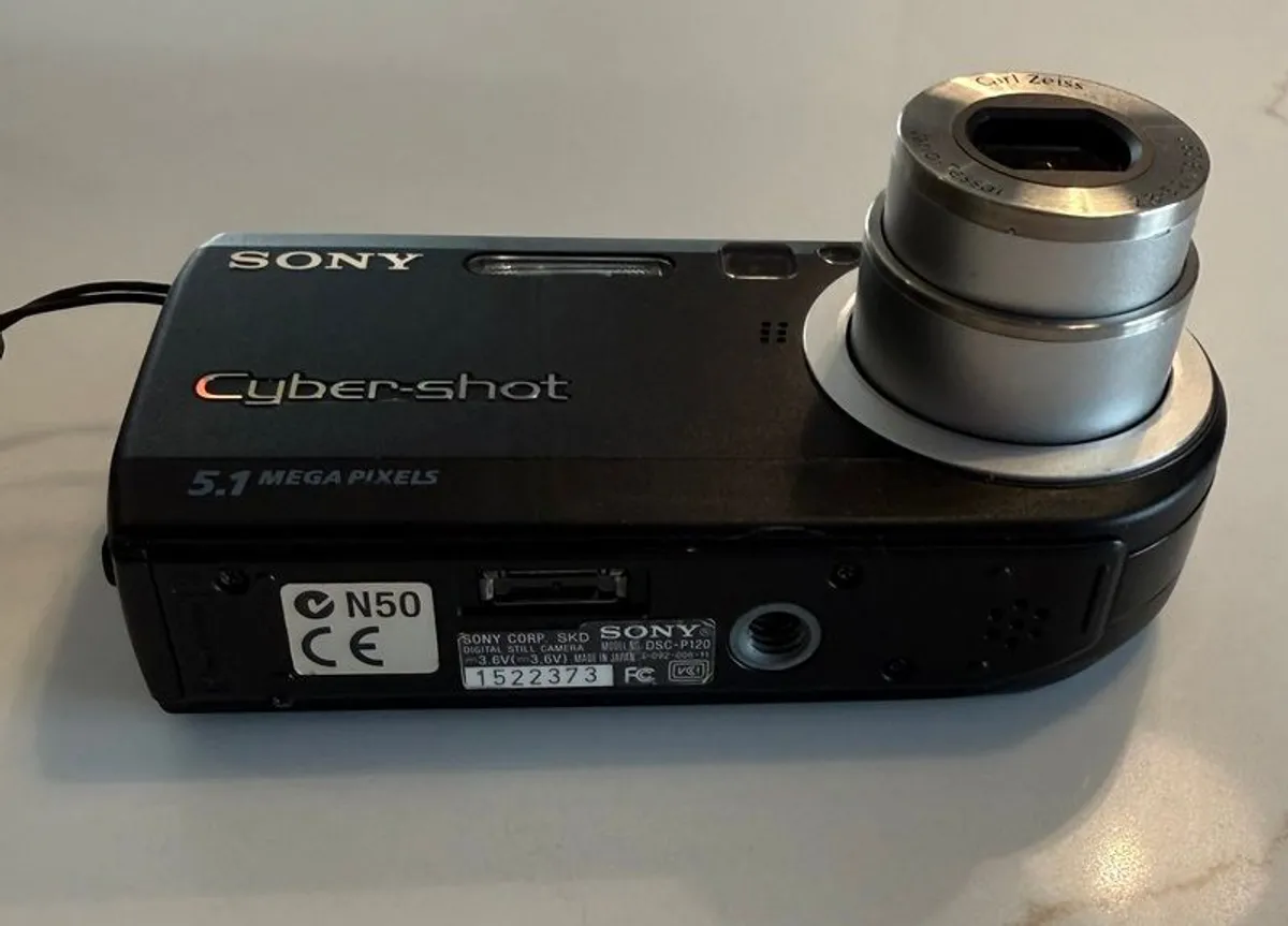 Digital Camera - Image 2