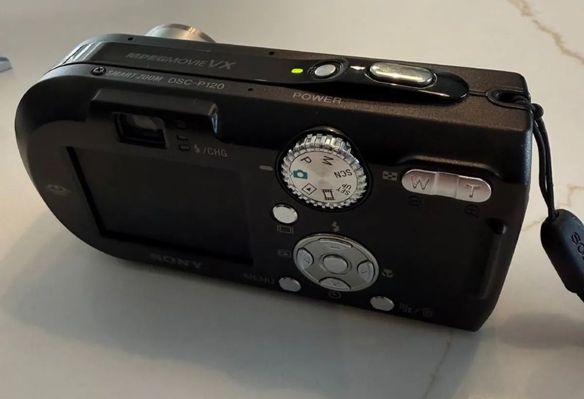 Digital Camera - Image 3