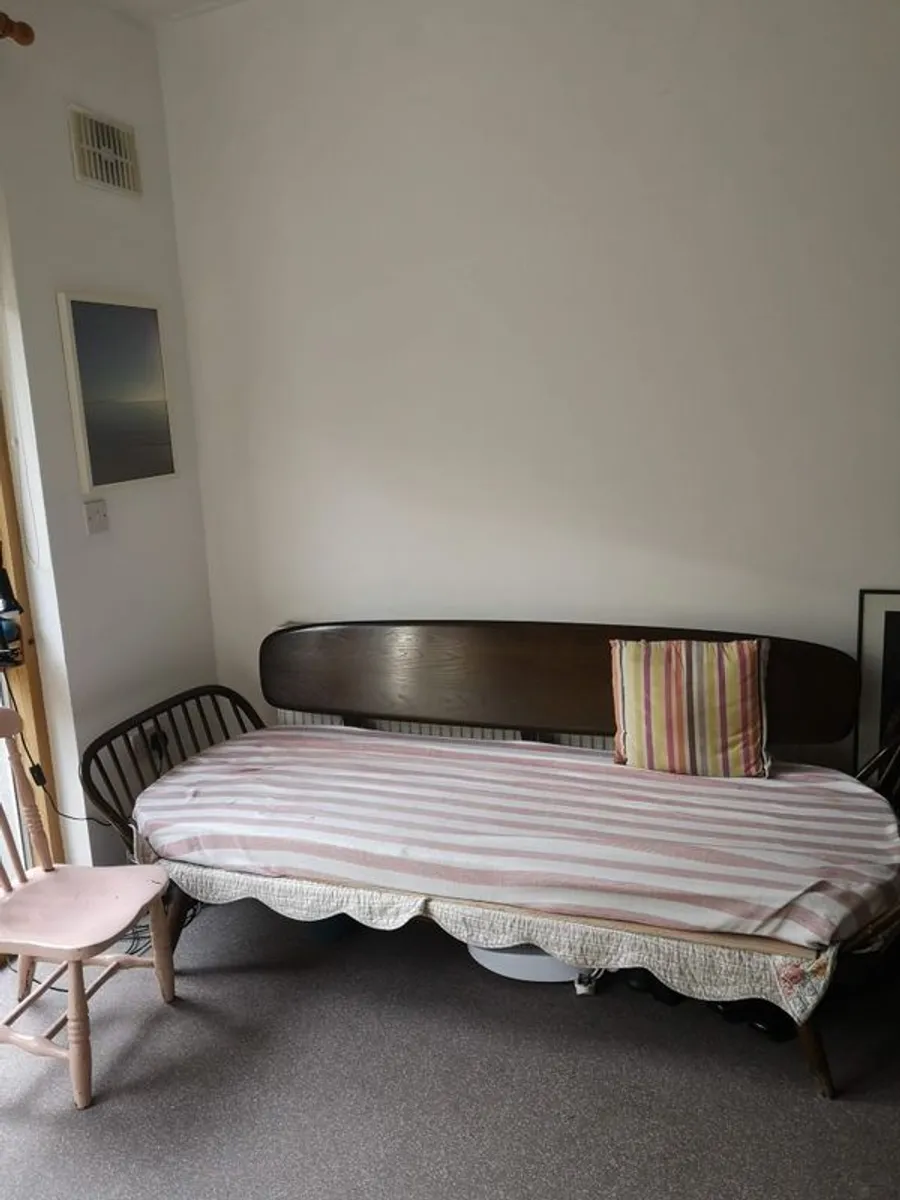 ercol couch - Image 2