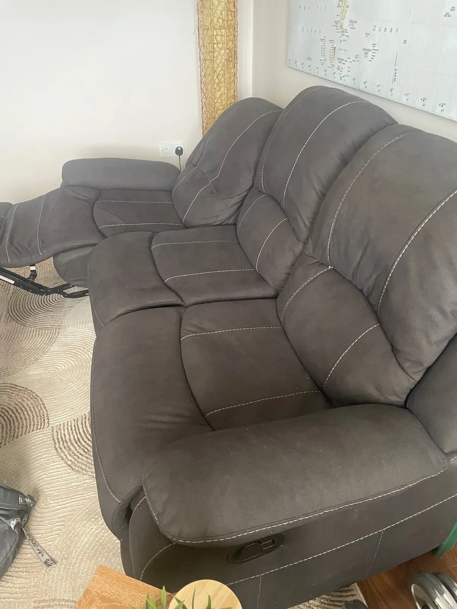 3 seater couch … free to good home - Image 1