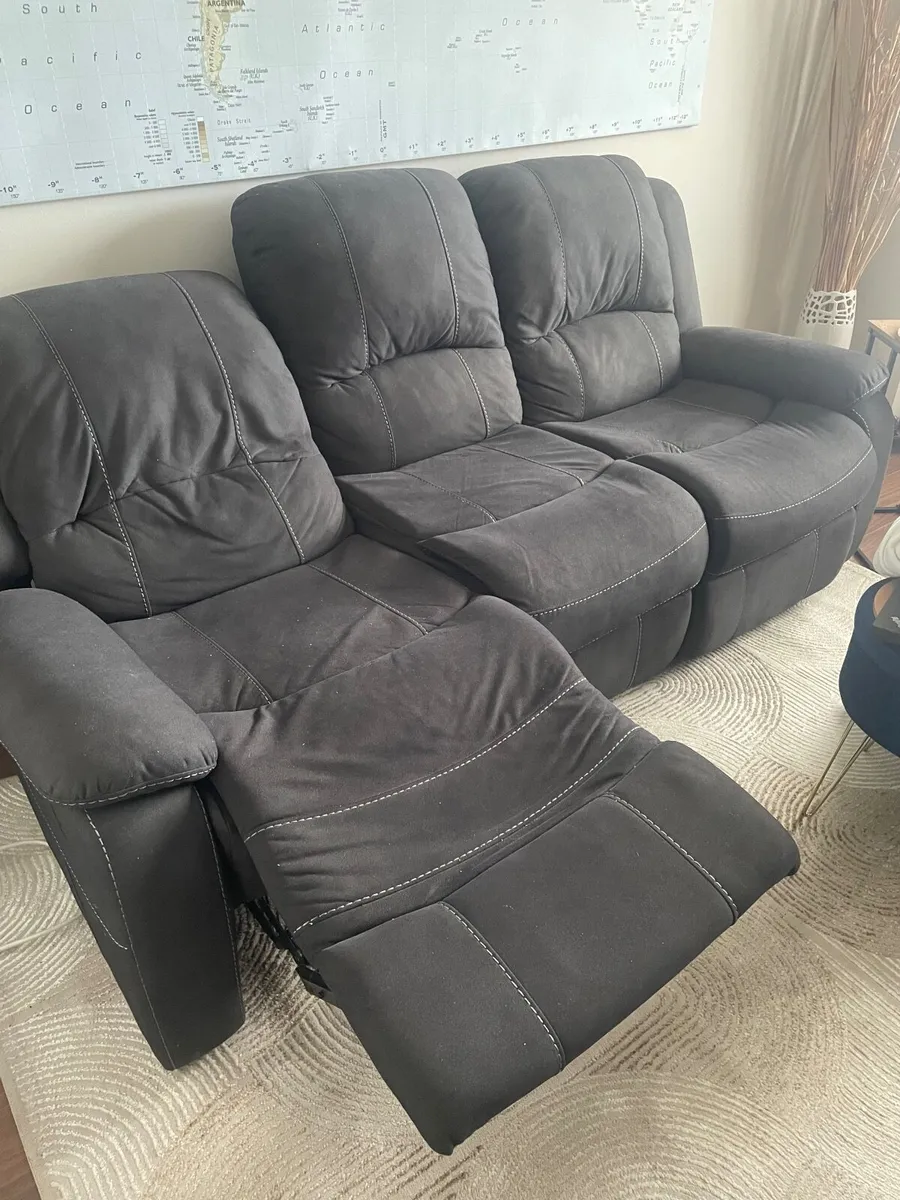 3 seater couch … free to good home - Image 2