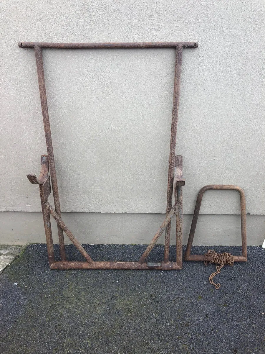 Ferguson tractor jack - Image 1