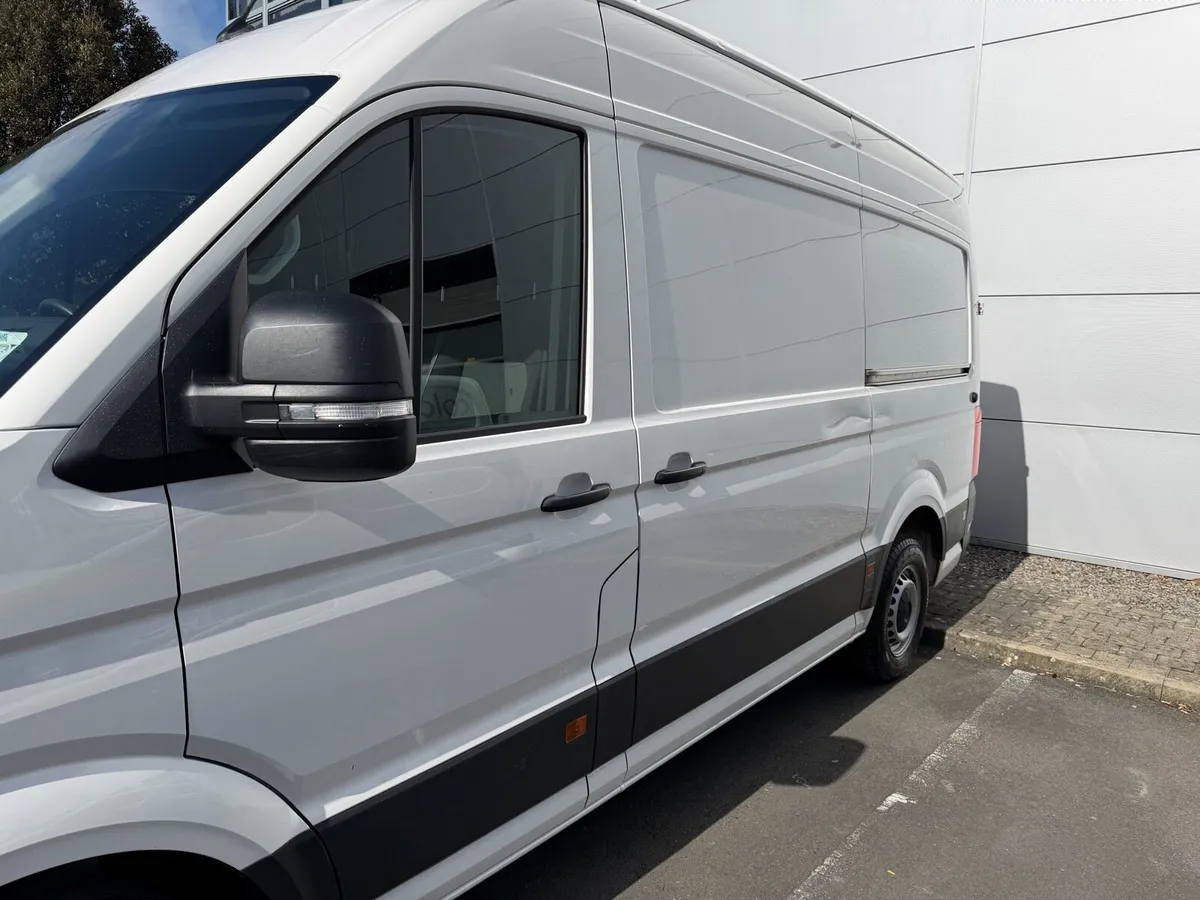 VW Crafter MWB Trendline 191 - Image 4
