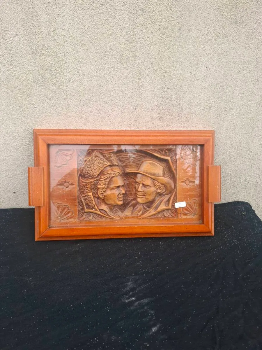 Wood sculpted tea tray