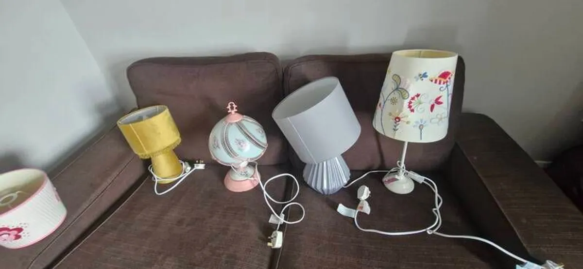 furniture settee, dresser, bedroom dresser with mirror, lamps, TV unit, cream king-size bed and single bed. - Image 2