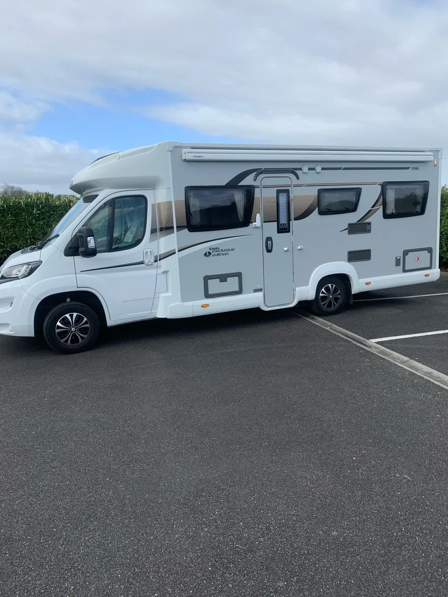 Motor home - Image 2