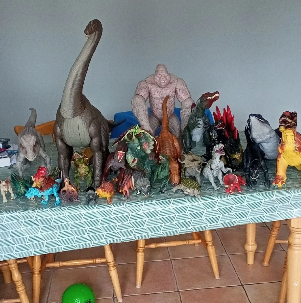 Kids Jurassic park dinasours toys - Image 3