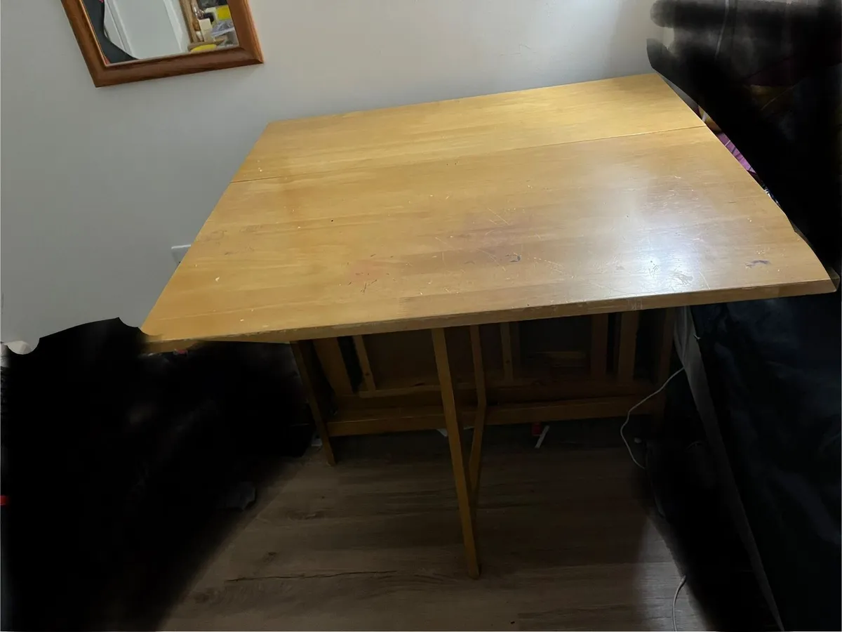 Table 4 chairs foldable - Image 4