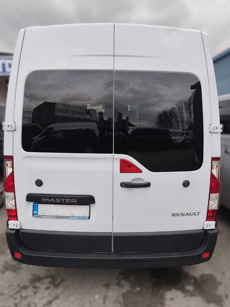 Renault Master Wheelchair Accessible Vehicle - Image 2