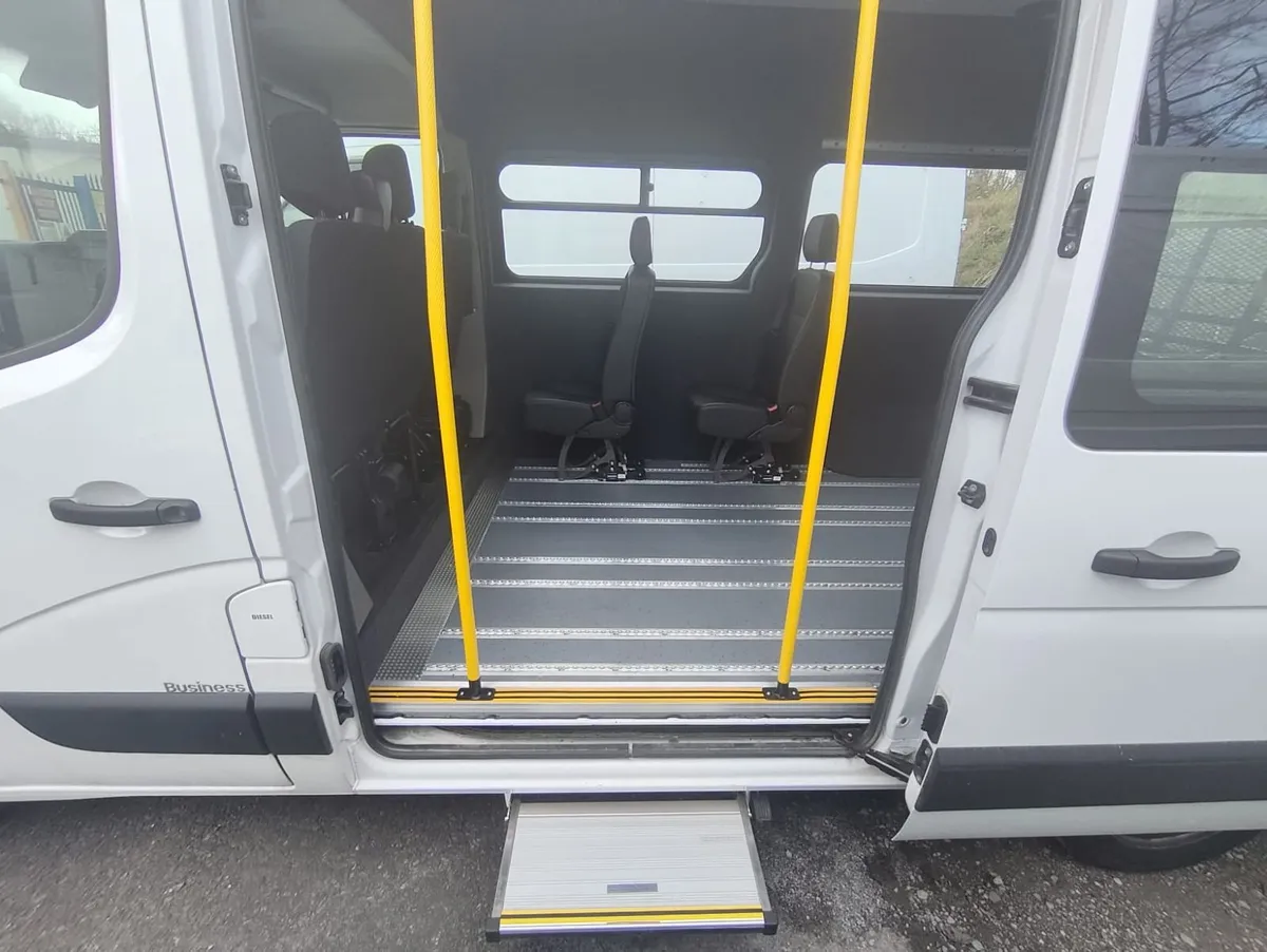 Renault Master Wheelchair Accessible Vehicle - Image 4