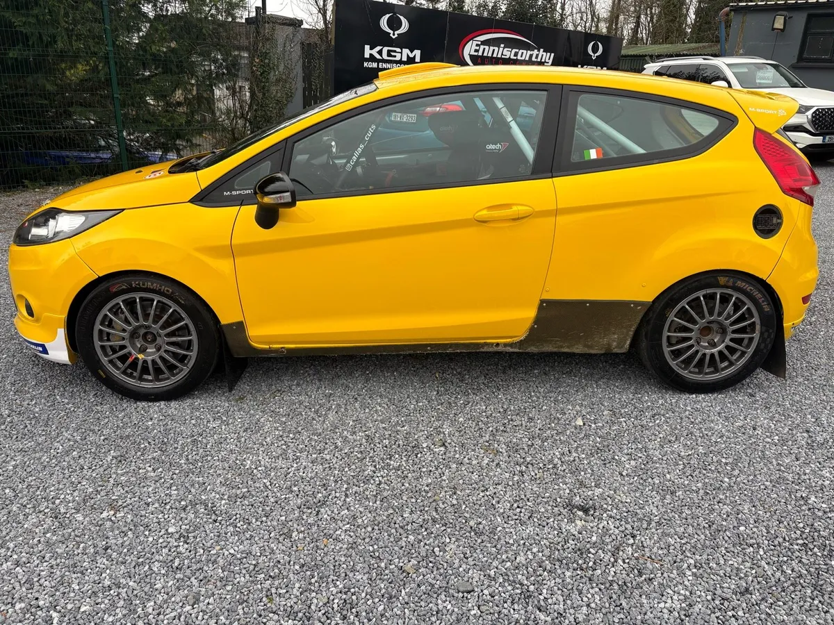 Ford fiesta r2 Rhd - Image 4