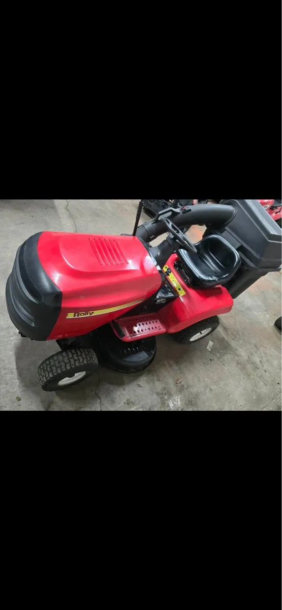 Ride on mower - Image 2