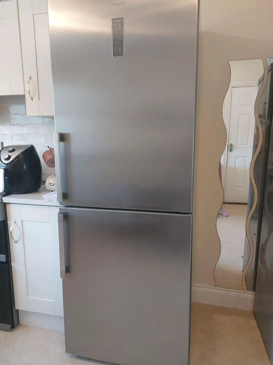 Fridge freezer - Image 2