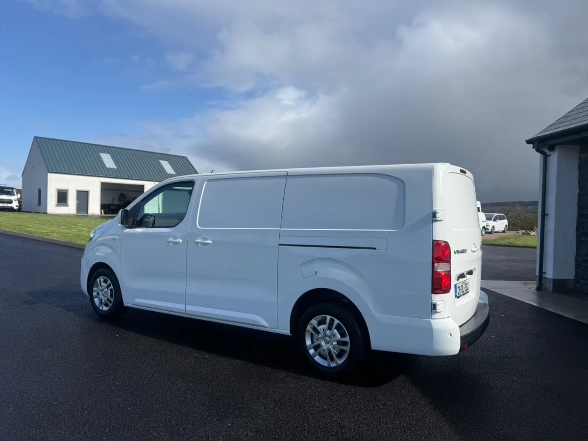 211 Vauxhall Vivaro Sportive L2 - Image 3