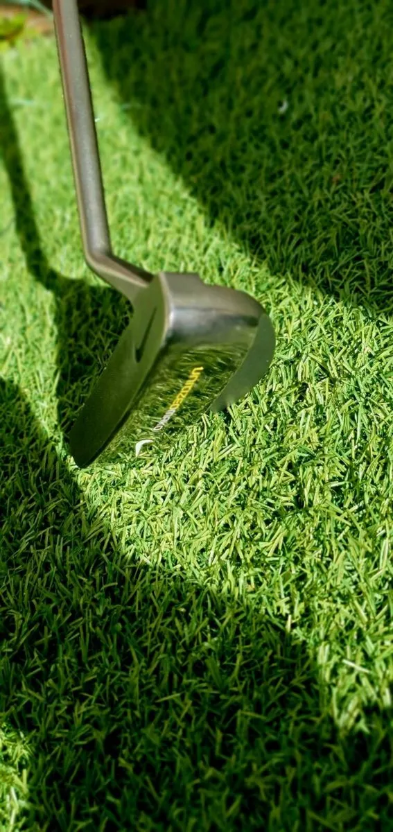 Nike unitized mako putter. - Image 1
