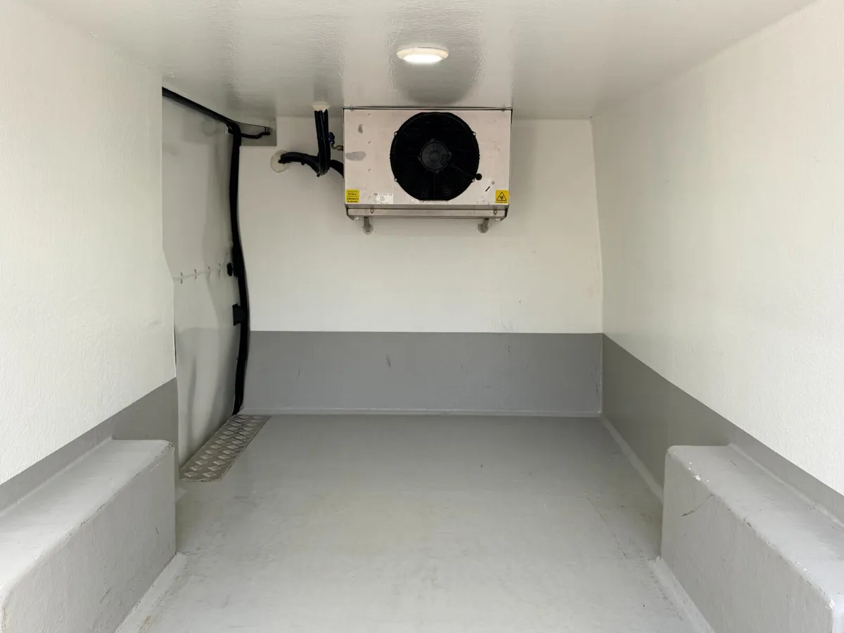 2021 Renault Trafic Refrigerated Van - Image 2