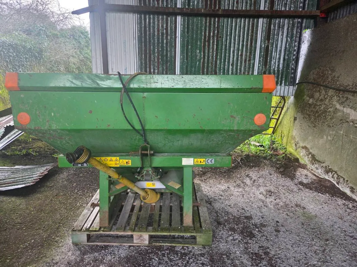 Fertiliser spreader - Image 2