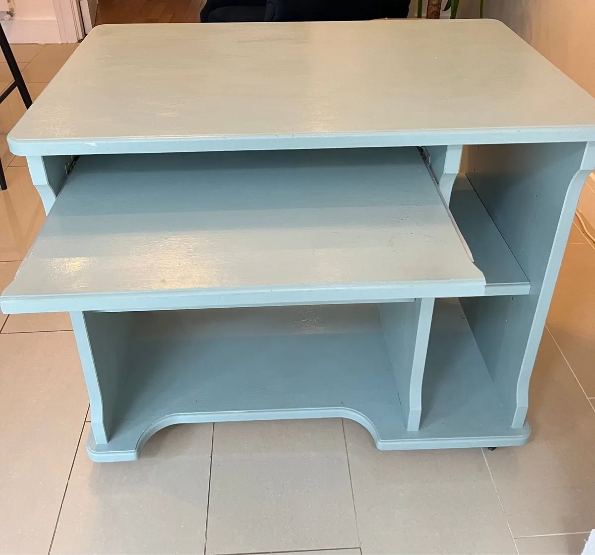 Compact desk with storage - Image 1