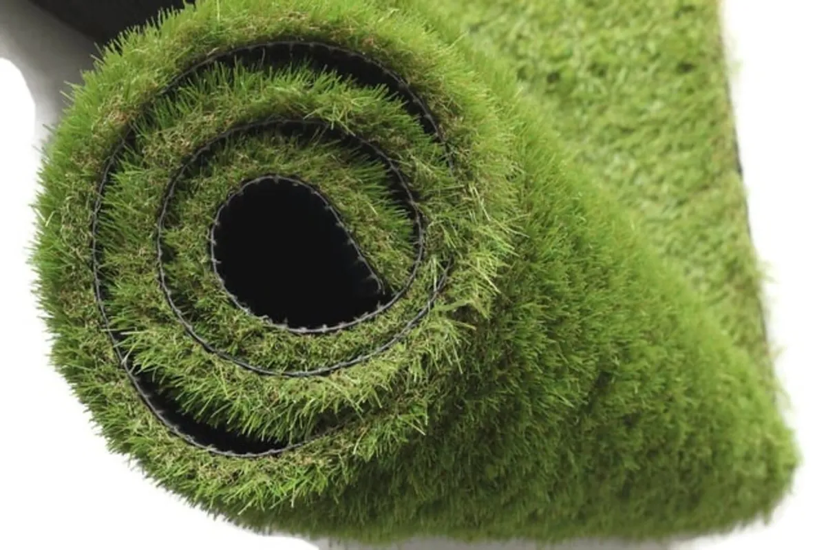40mm Artificial Grass 4m Wide Rolls - Image 3