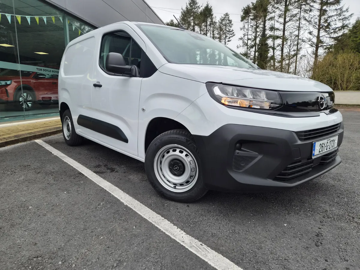 Opel Combo 2026 1.5L Diesel - Image 2