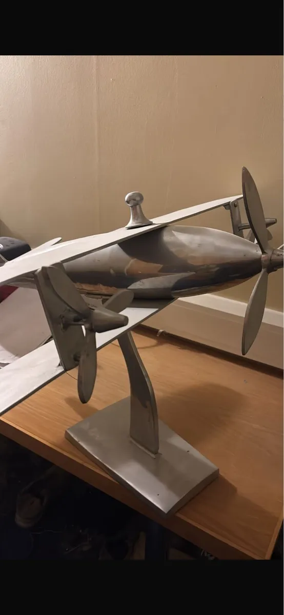 Airplane model - Image 1