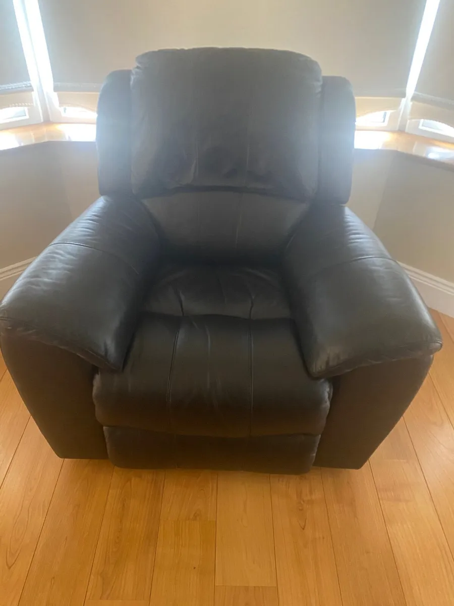 Leather recliner armchair - Image 2