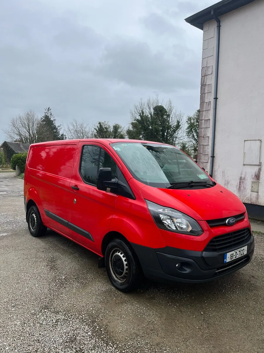 Ford custom van - Image 2