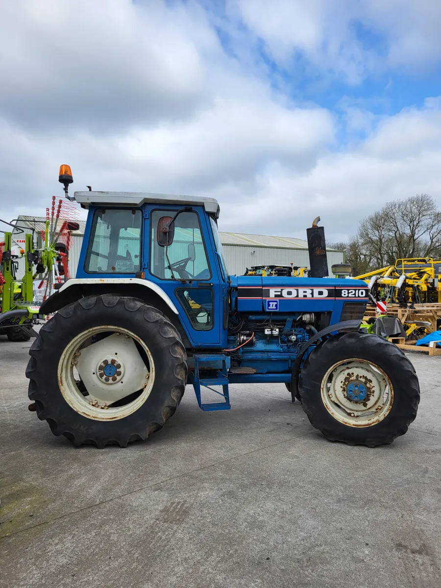 Ford 8210 - Image 3