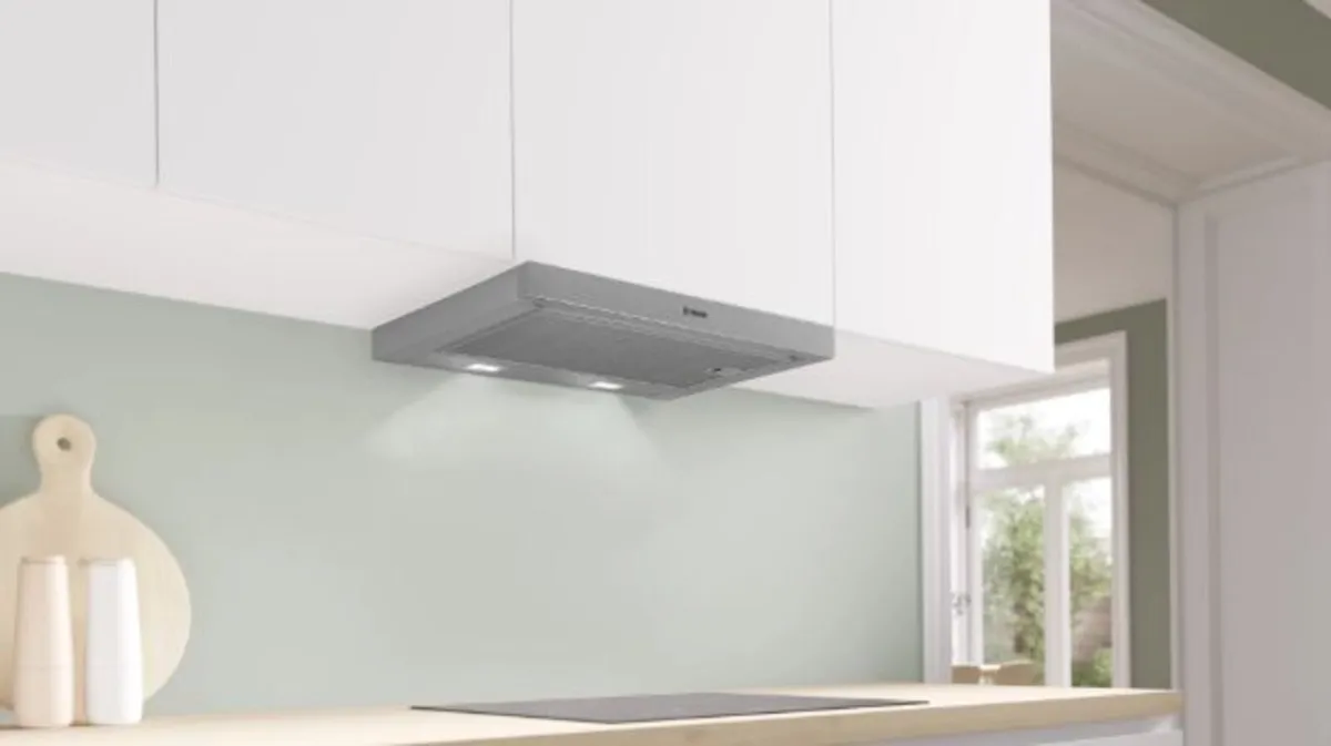 Bosch Series 2 Telescopic Hood 60 cm - Image 1