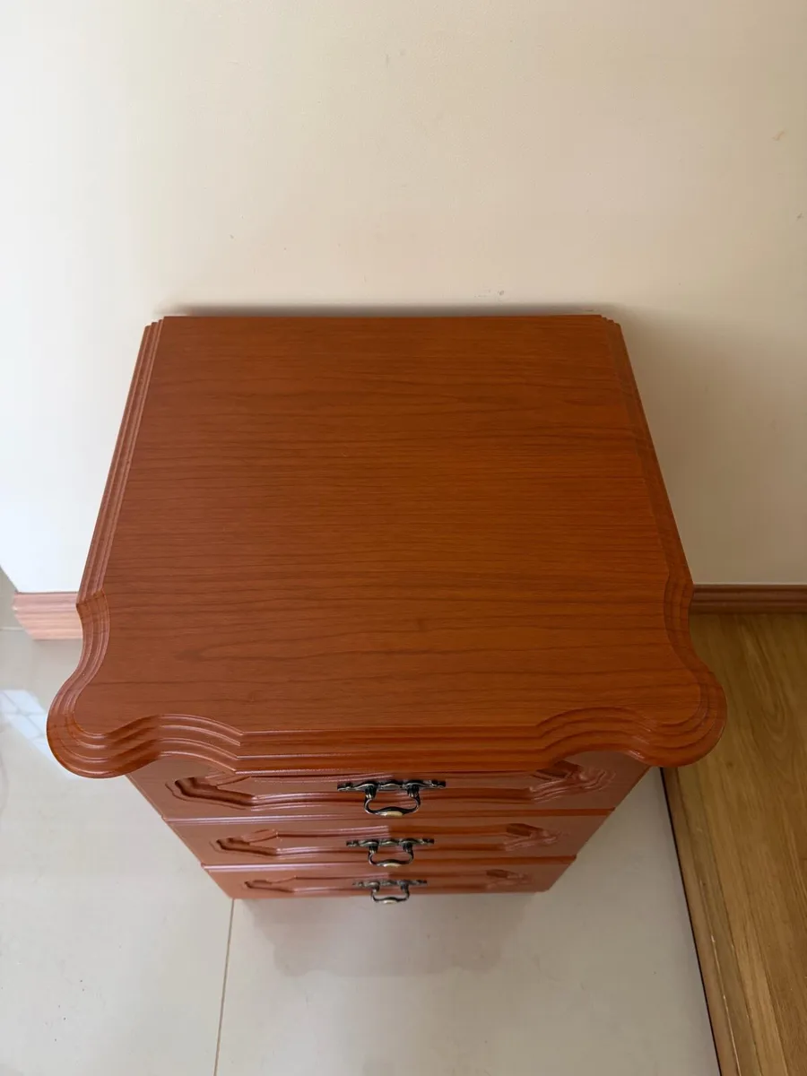 Pair of bedroom lockers - Image 2