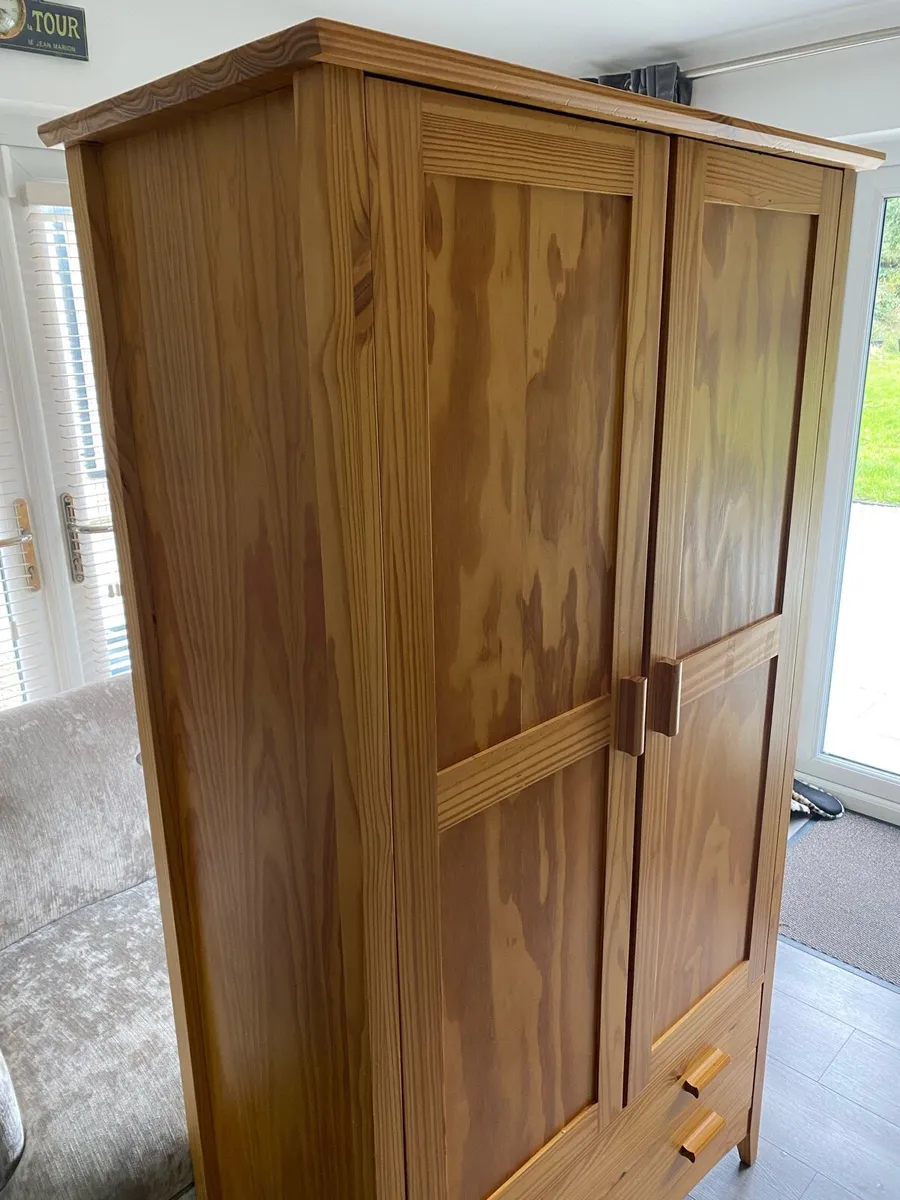 Shaker style pine wardrobe - Image 1