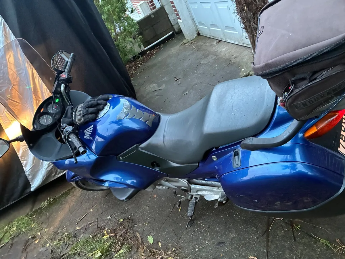 Honda Deauville  650. 2003 low miles - Image 2