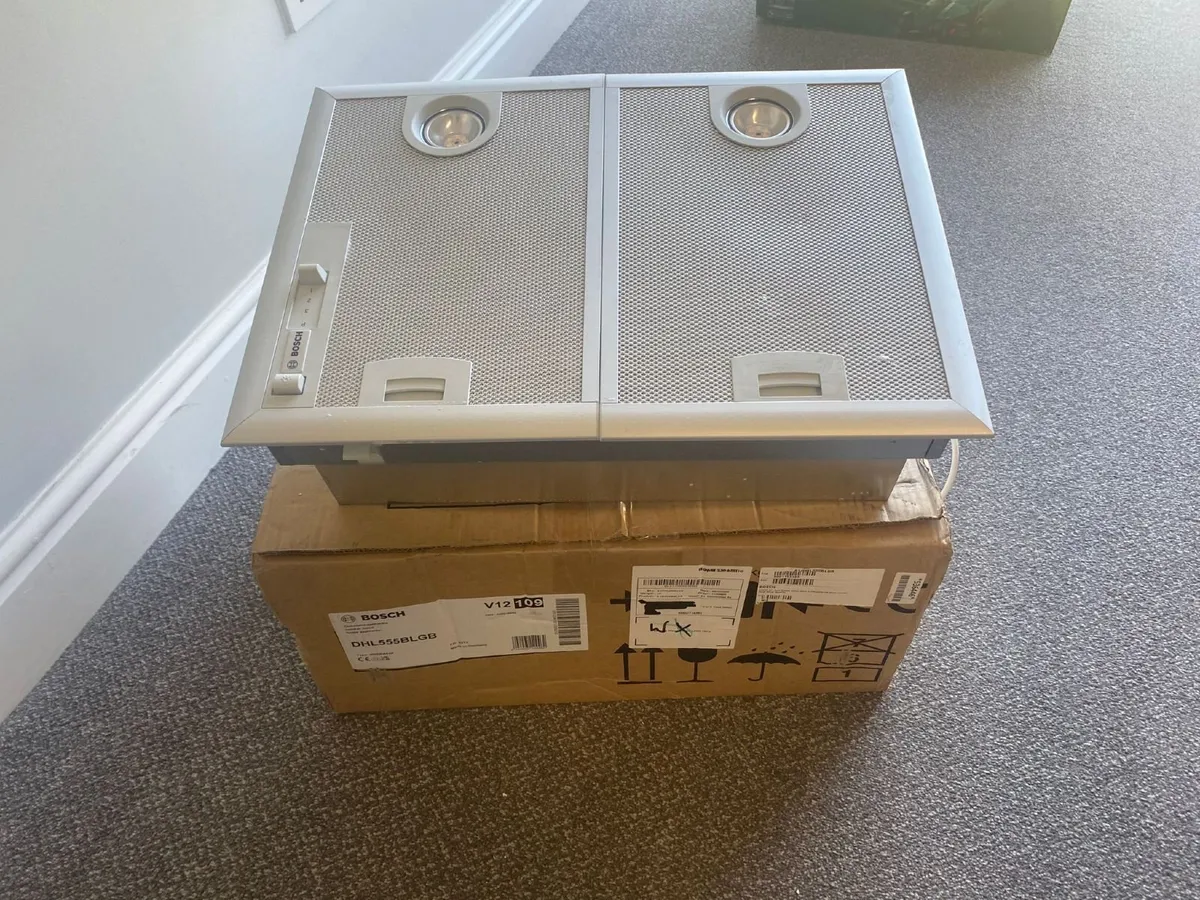 Bosch Serie 4 Canopy Hood - Image 4