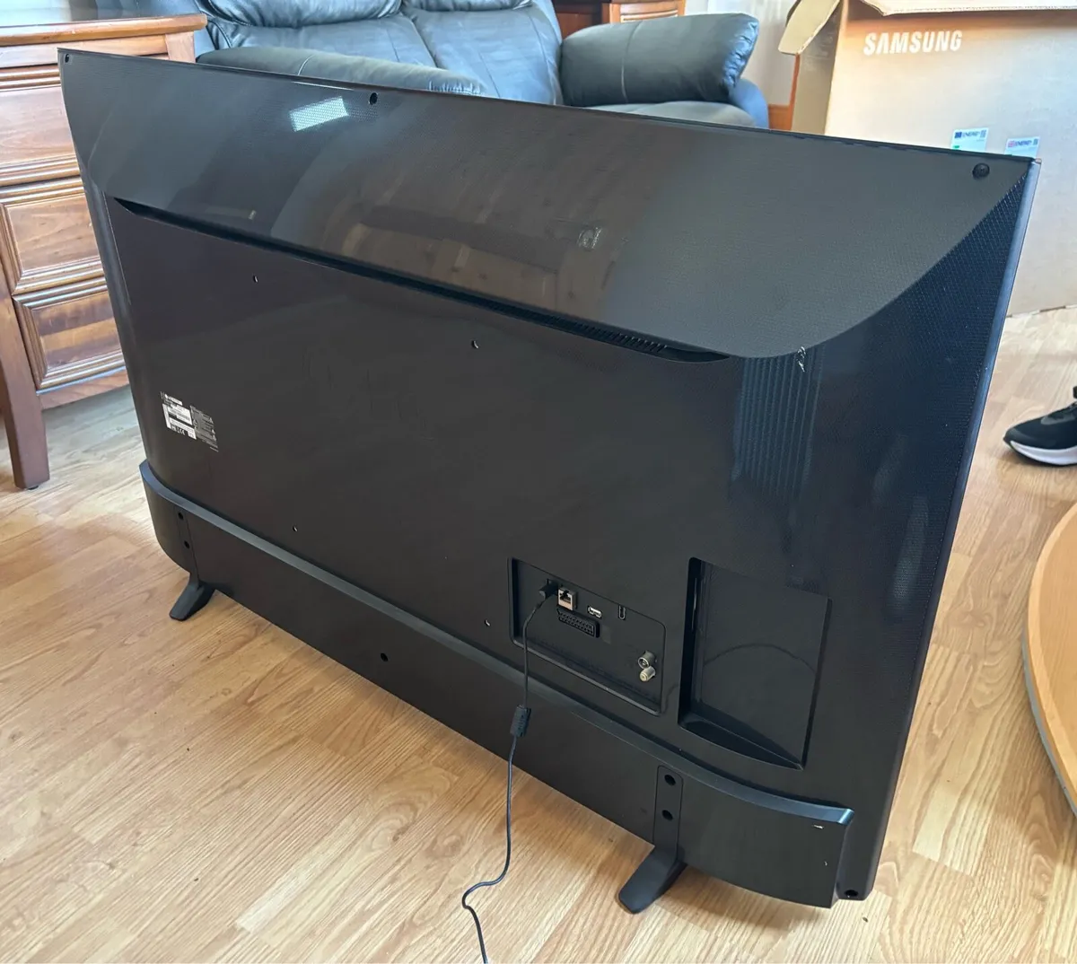 LG 49” LCD TV - Image 3