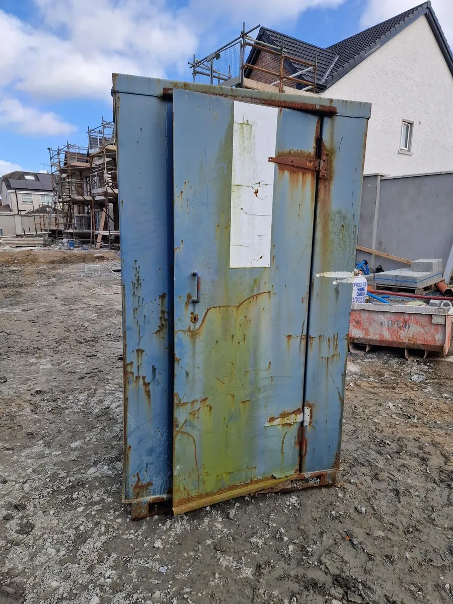 Steel site toilet - Image 3