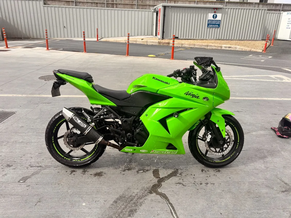 Kawasaki Ninja 250R - Image 1