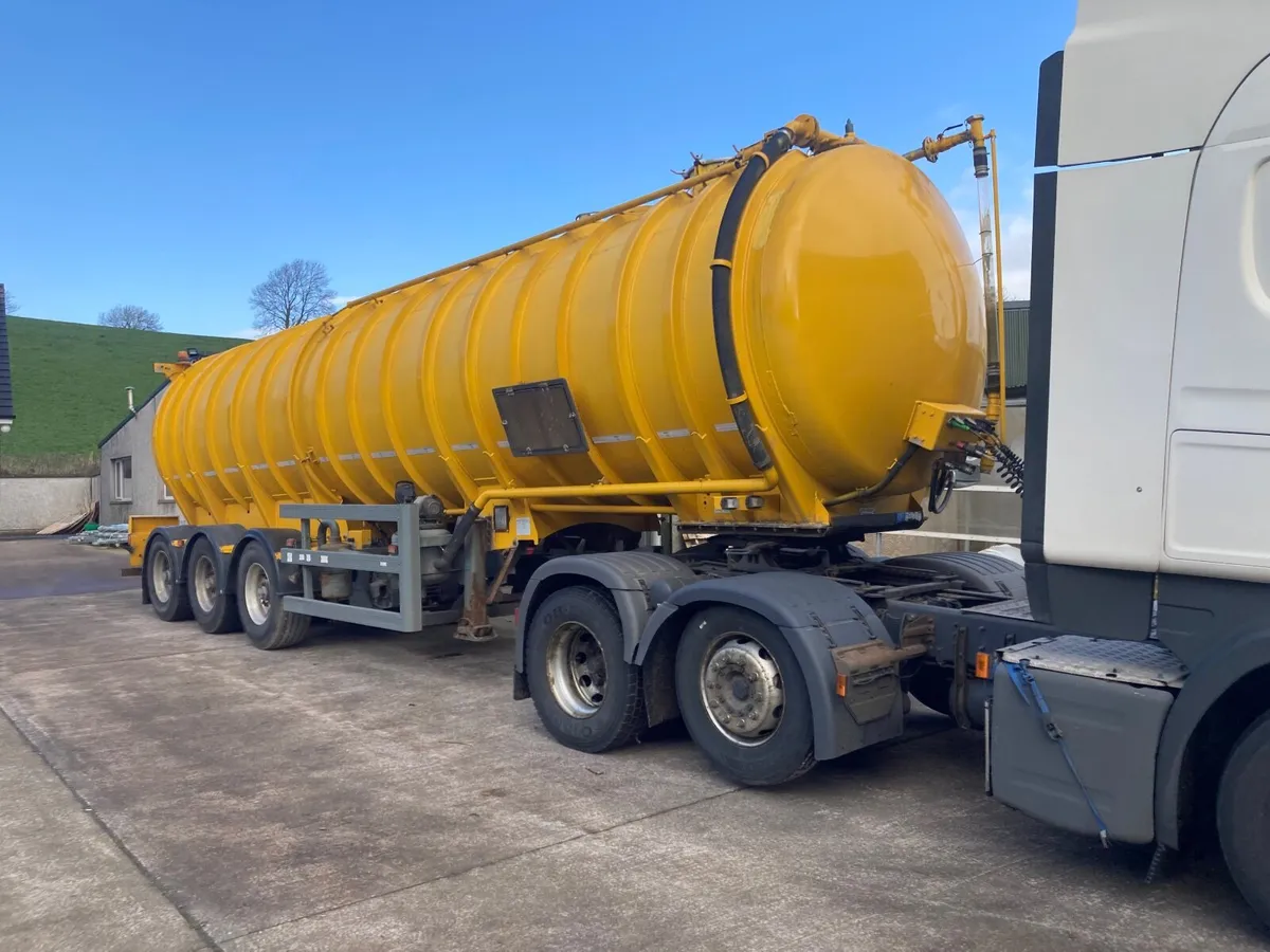 Crossland Vacuum Tanker - Image 1