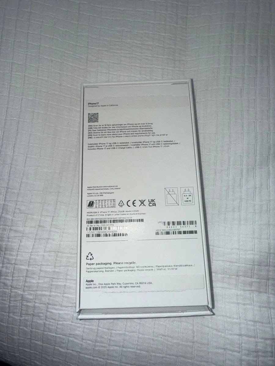 iPhone 17 White 256GB - Image 3